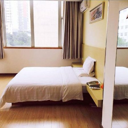 7Days Inn Shenzhen Huaqiangbei Subway Station Номер фото