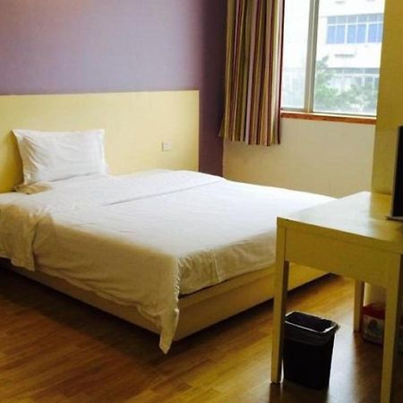 7Days Inn Shenzhen Huaqiangbei Subway Station Екстер'єр фото