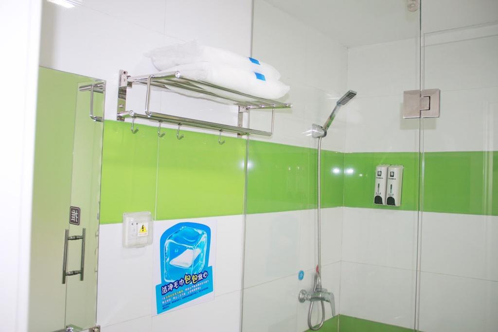 7Days Inn Shenzhen Huaqiangbei Subway Station Екстер'єр фото